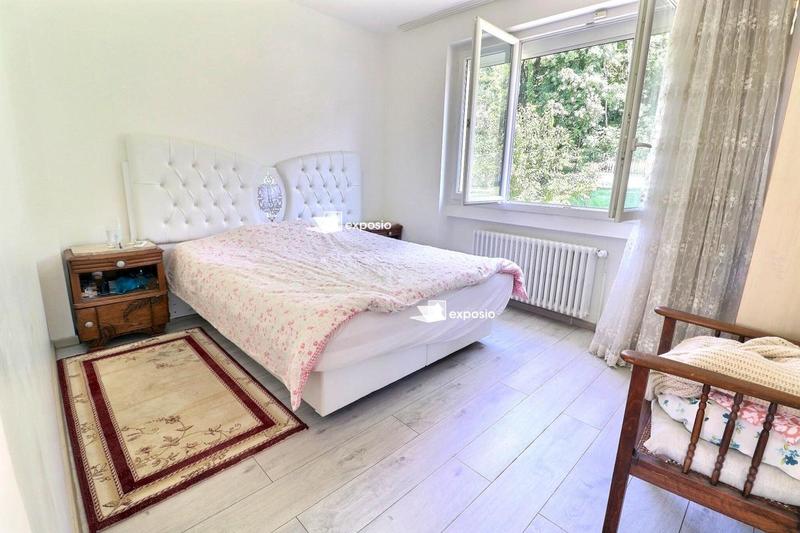 Maison - 240 m² - 7 pièces
