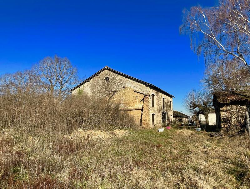 Maison - 300 m² - 1 pièce