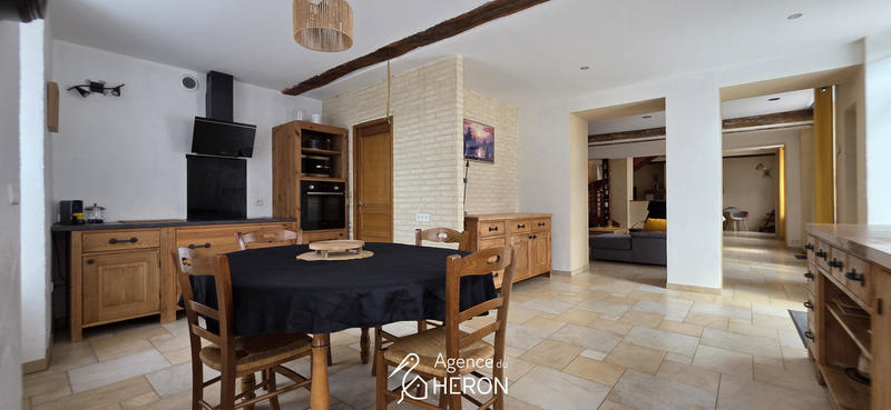 Maison - 217 m² - 6 pièces