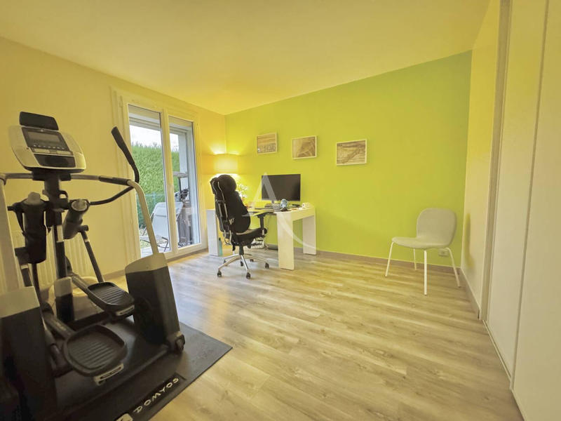 Maison - 213 m² - 9 pièces