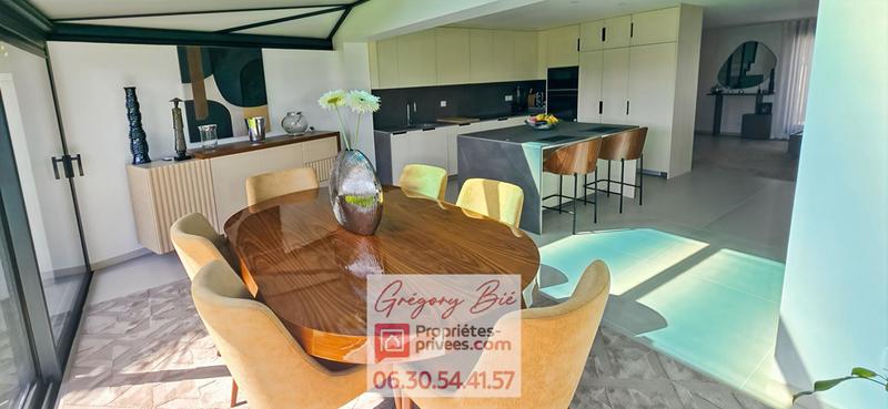 Maison - 95 m² - 4 pièces