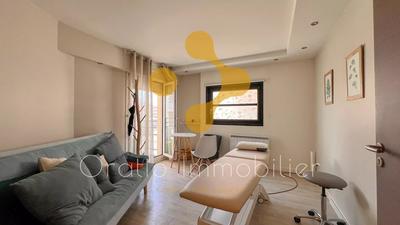 Local d'activités - 79 m² - 5 pièces