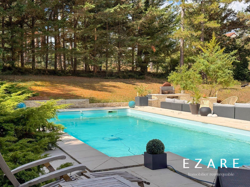 Maison - 257 m² - 10 pièces