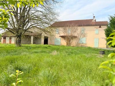 Propriété - 222 m² - 8 pièces