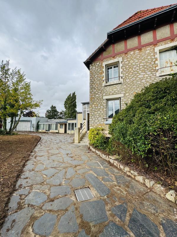 Maison - 95 m² - 5 pièces