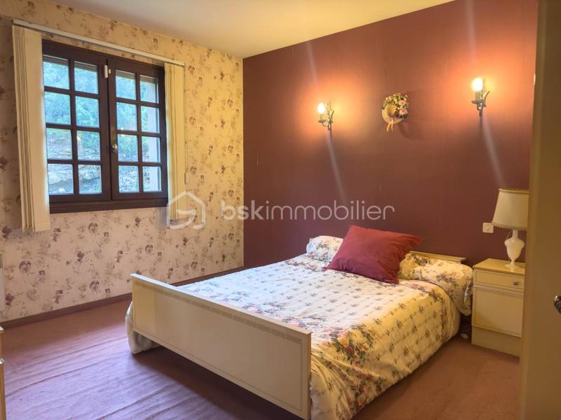 Maison traditionnelle - 210 m² - 6 pièces