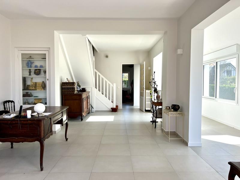 Villa - 320 m² - 10 pièces