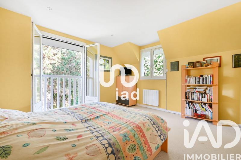 Maison - 230 m² - 8 pièces