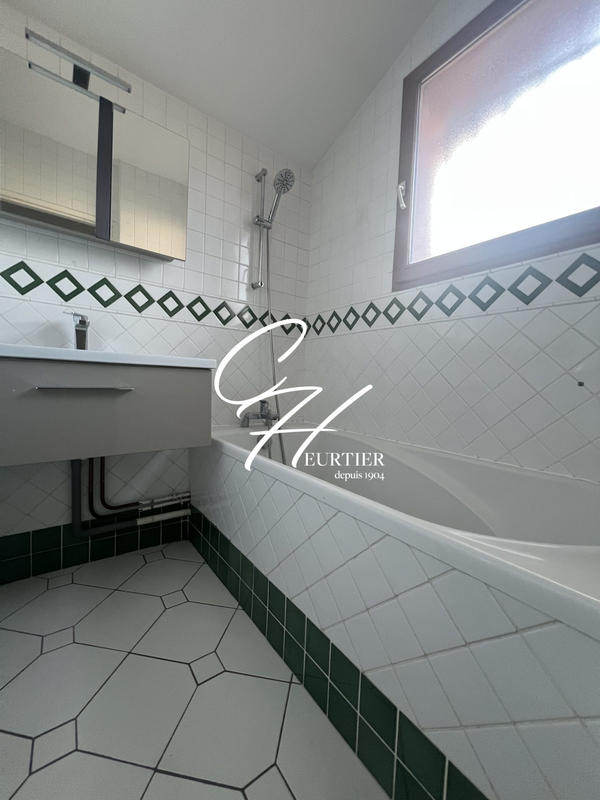 Villa - 99 m² - 5 pièces