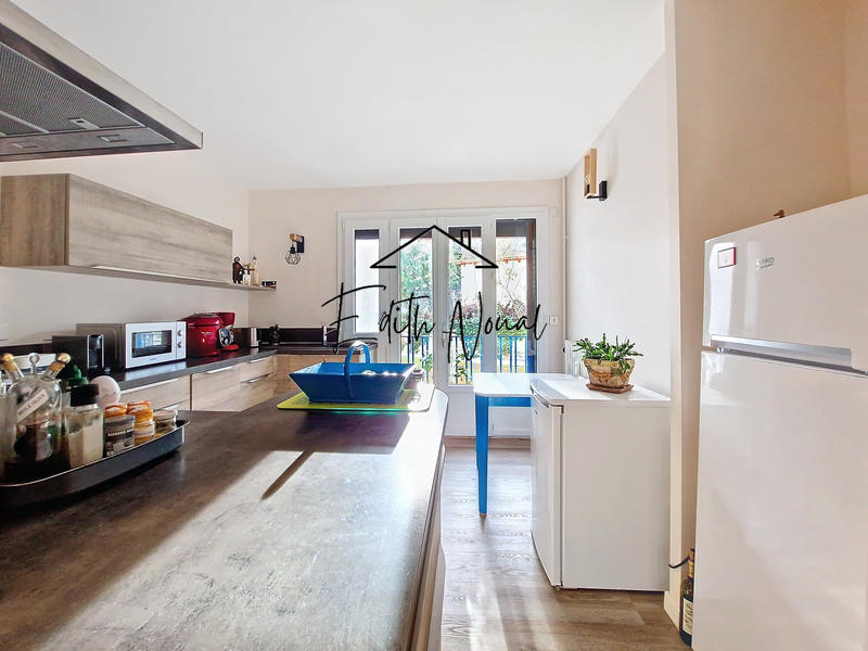 Appartement - 90 m² - 5 pièces