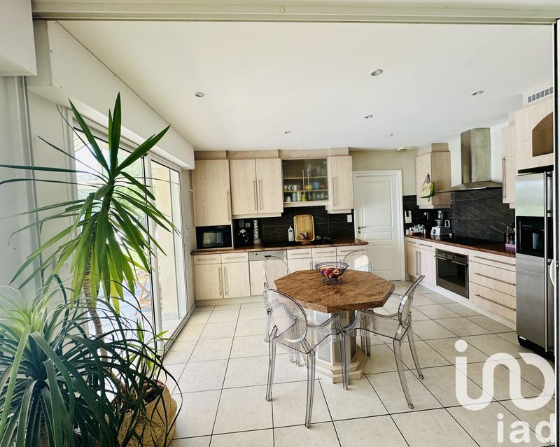 Maison - 181 m² - 6 pièces