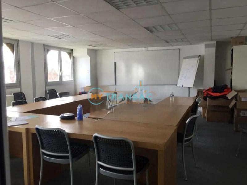 Local d'activité / Entrepôt - 530 m²