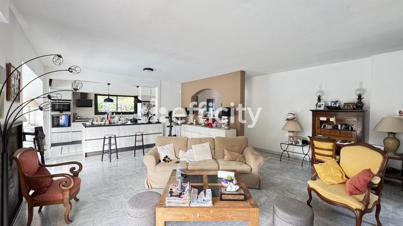 Maison - 147 m² - 5 pièces