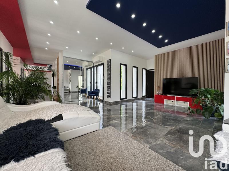 Maison de maîtres - 320 m² - 8 pièces