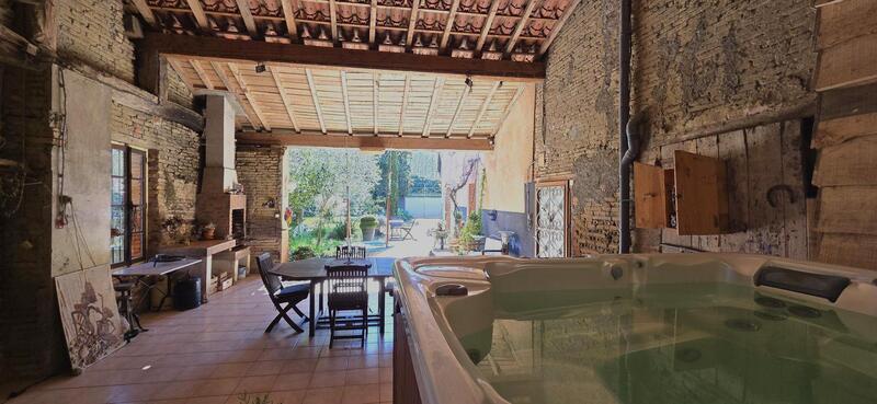 Maison ancienne - 262 m² - 11 pièces