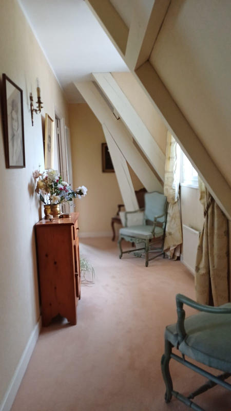 Maison - 210 m² - 6 pièces