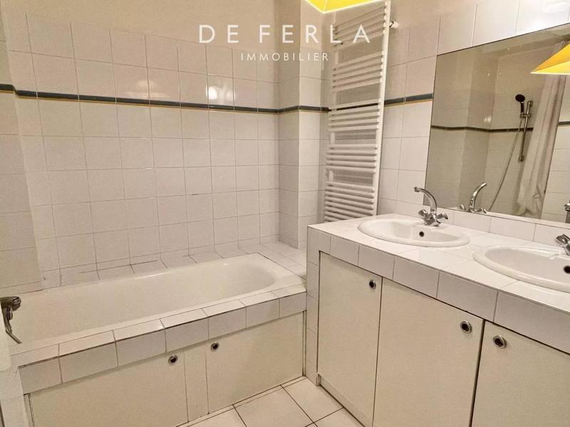 Maison - 183 m² - 7 pièces