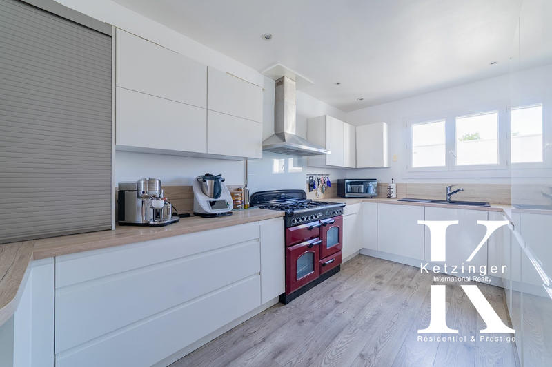 Maison - 179 m² - 7 pièces