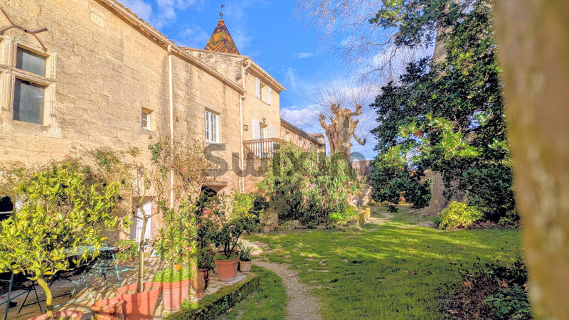 Propriété - 500 m² - 17 pièces