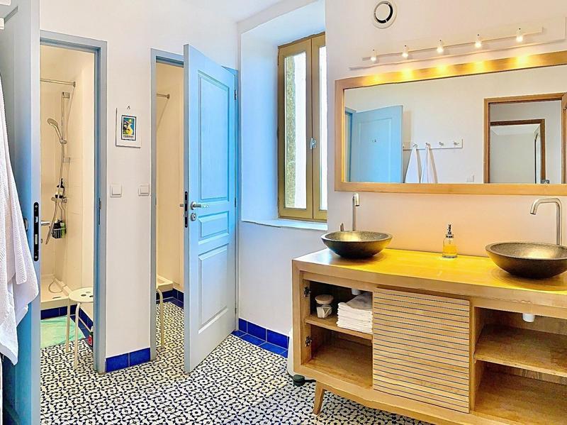 Maison - 420 m² - 12 pièces