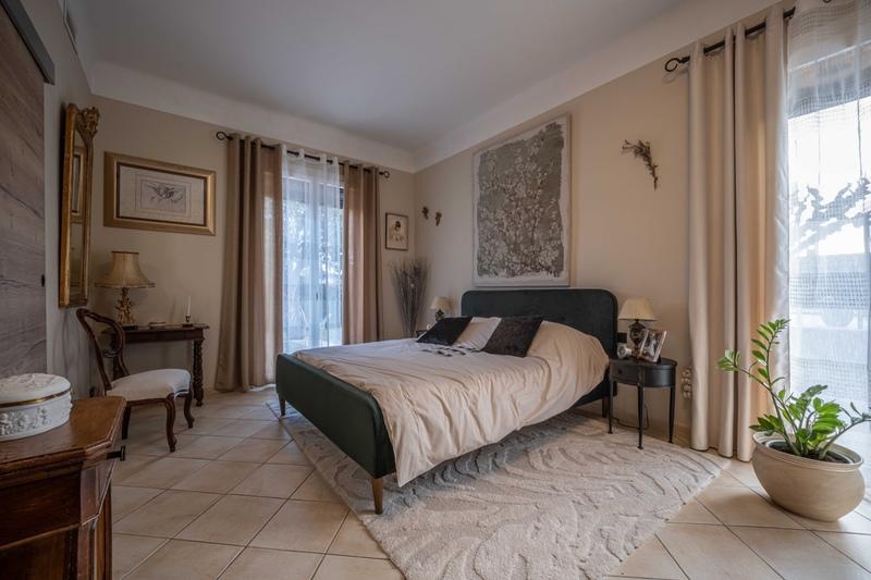 Maison - 220 m² - 7 pièces