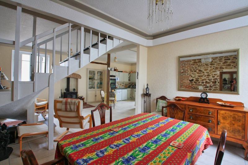 Maison - 194 m² - 9 pièces