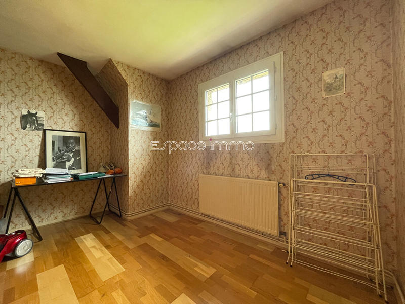 Maison - 99 m² - 6 pièces