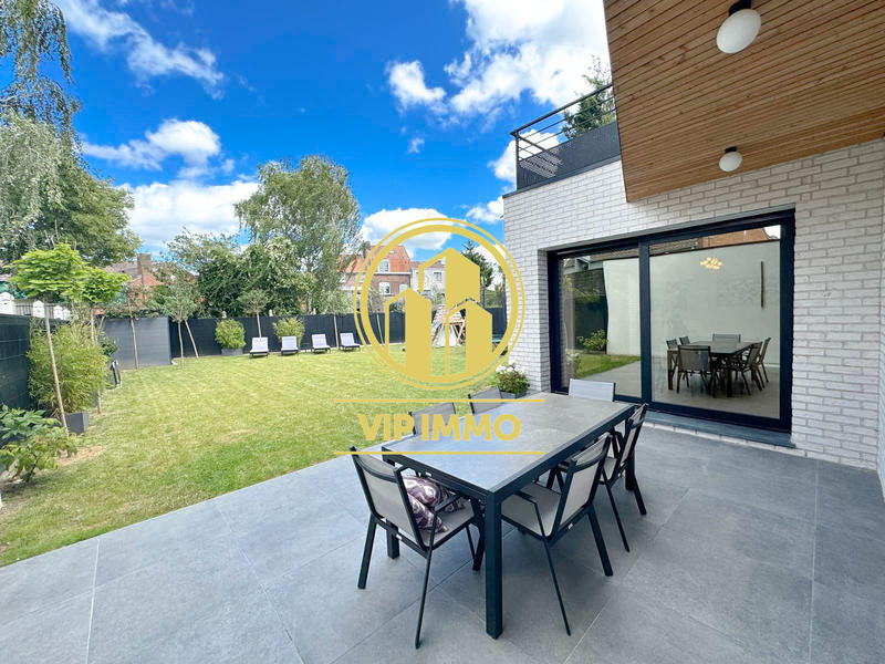 Maison contemporaine - 160 m² - 8 pièces