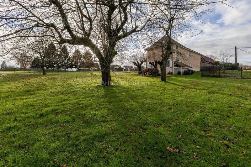 Maison - 222 m² - 7 pièces