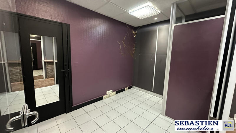 Local commercial - 76 m² - 6 pièces