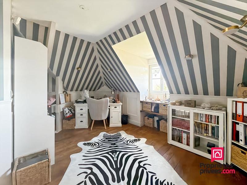 Maison - 186 m² - 5 pièces