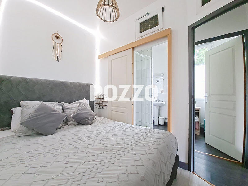 Maison - 216 m² - 7 pièces