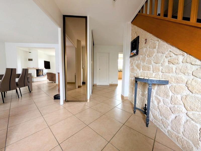 Maison - 158 m² - 6 pièces