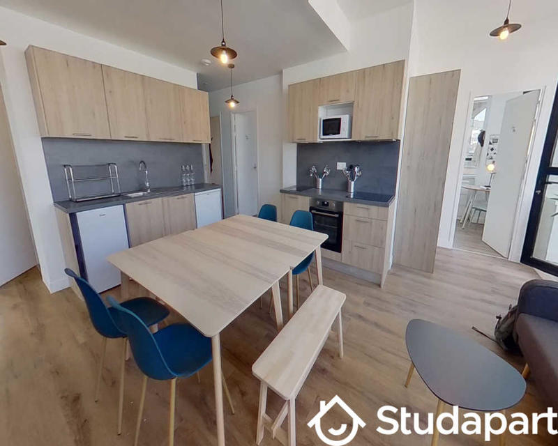 Chambre - 170 m² - 1 pièce