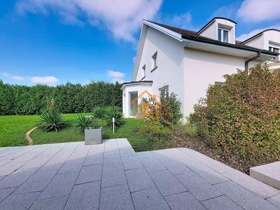 Villa - 245 m² - 7 pièces