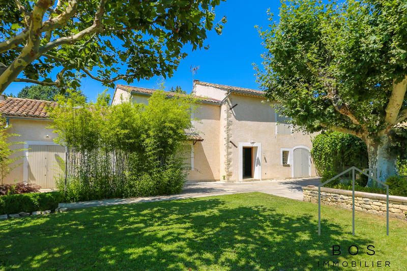 Mas - 348 m² - 8 pièces