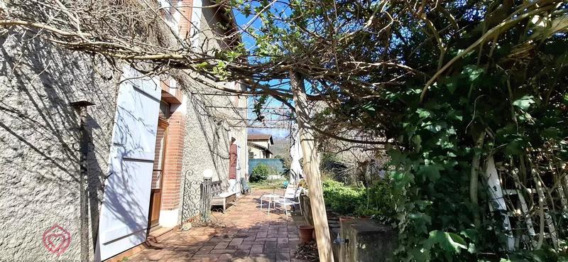 Maison - 252 m² - 11 pièces