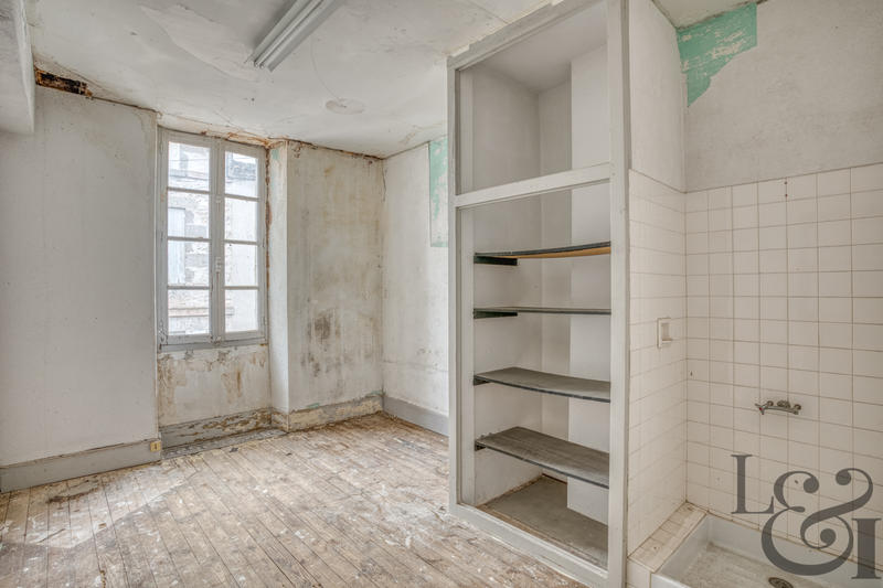 Maison - 365 m² - 10 pièces