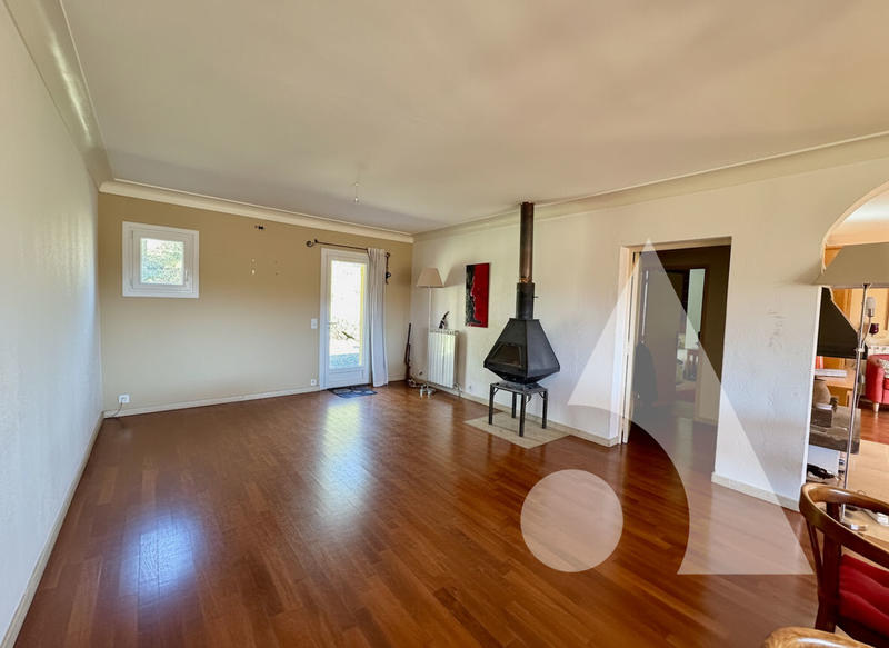 Maison - 180 m² - 5 pièces