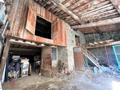 Maison - 300 m² - 4 pièces