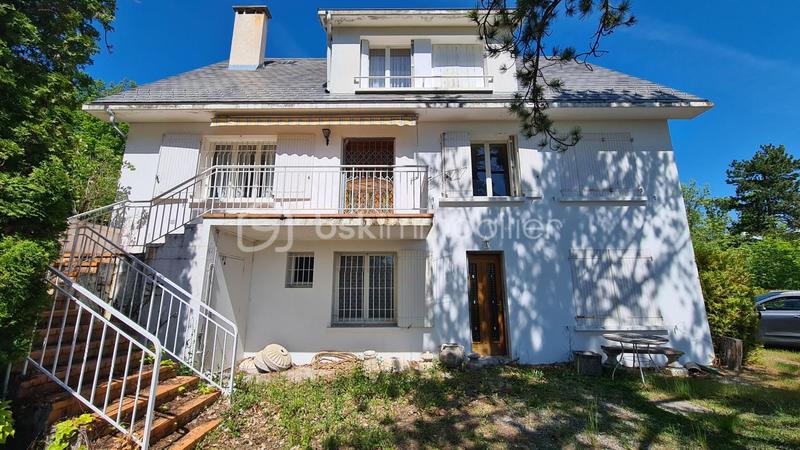 Villa - 237 m² - 7 pièces