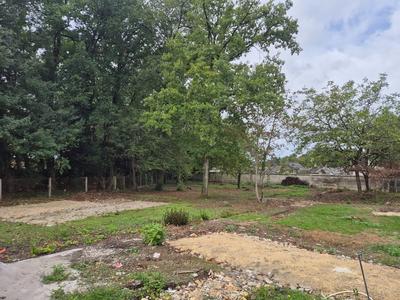 Terrain constructible - 1 600 m²