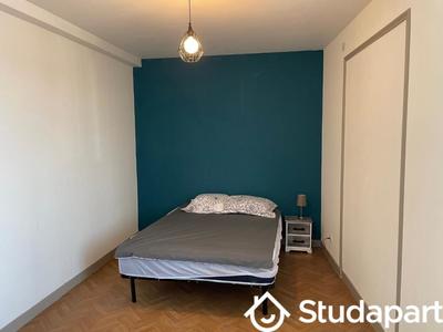 Chambre - 11 m² - 1 pièce