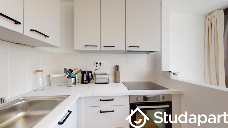 Chambre - 11 m² - 1 pièce