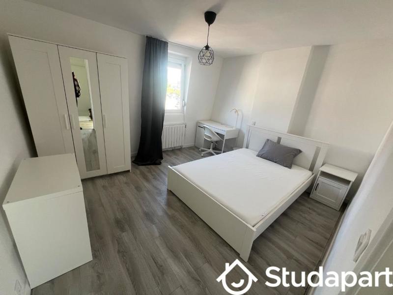 Chambre - 9 m² - 1 pièce