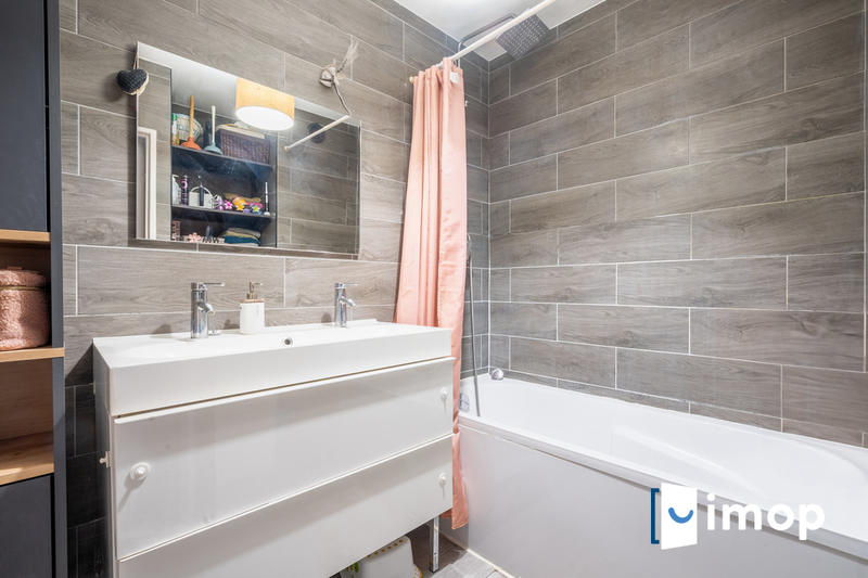 Appartement - 77 m² - 4 pièces