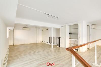 Local commercial - 122 m²