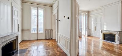 Appartement - 184 m² - 6 pièces