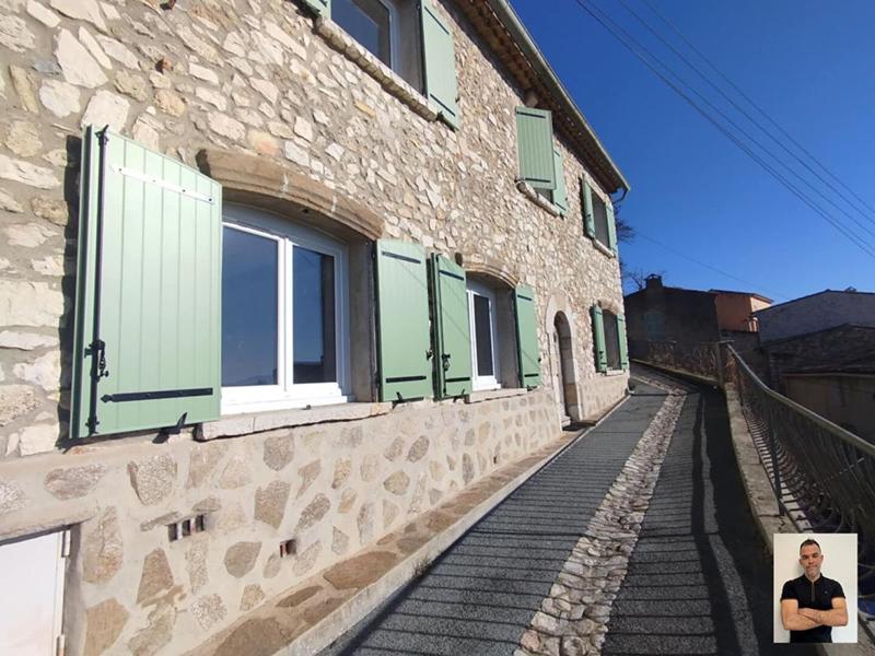 Maison - 92 m² - 3 pièces