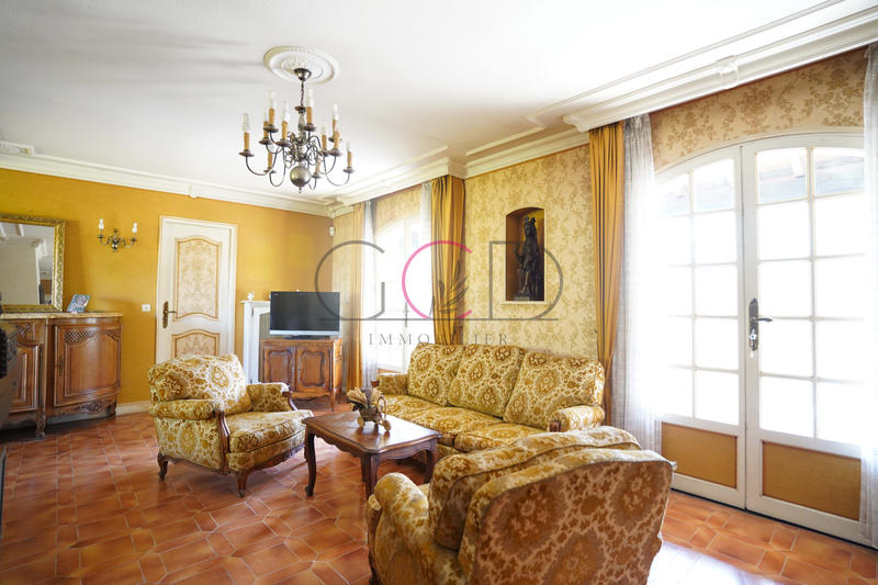 Maison - 175 m² - 7 pièces